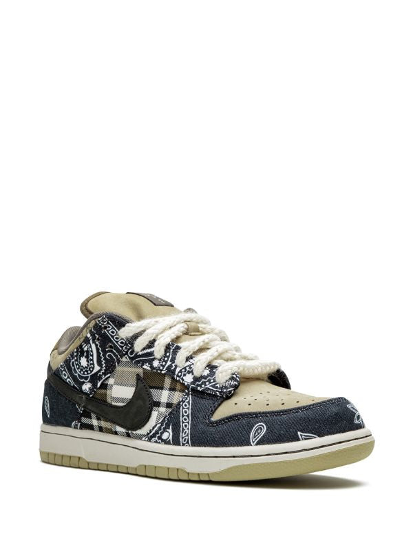 Nike
x Travis Scott SB Dunk Low QS Special Box sneakers
