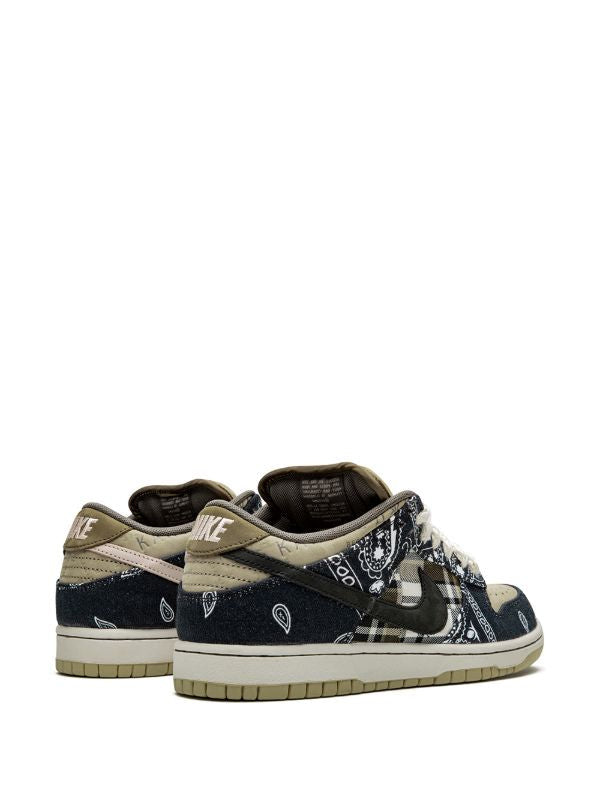 Nike
x Travis Scott SB Dunk Low QS Special Box sneakers