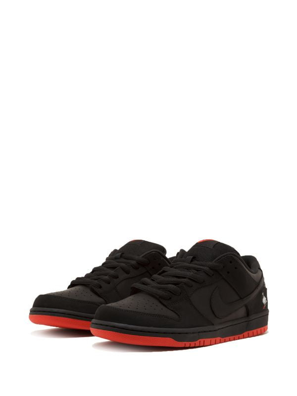 Nike
SB Dunk Low TRD QS "Black Pigeon" sneakers