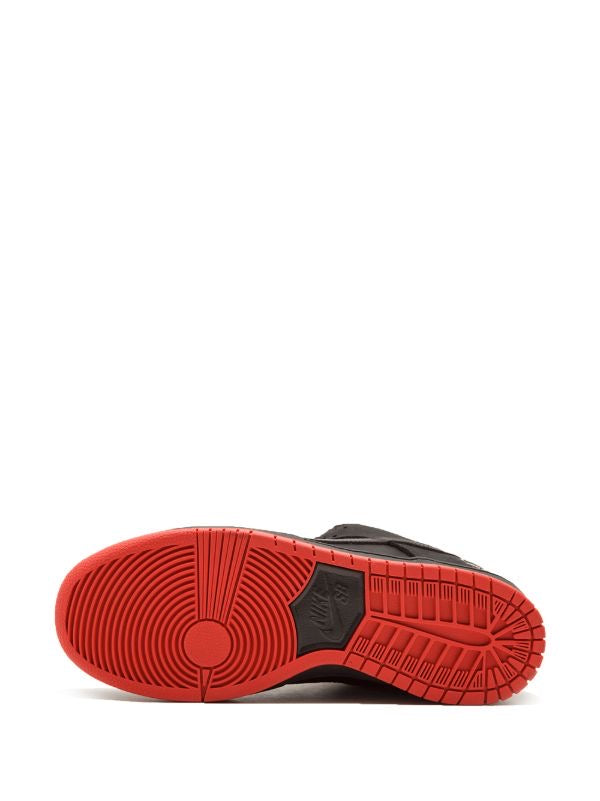 Nike
SB Dunk Low TRD QS "Black Pigeon" sneakers
